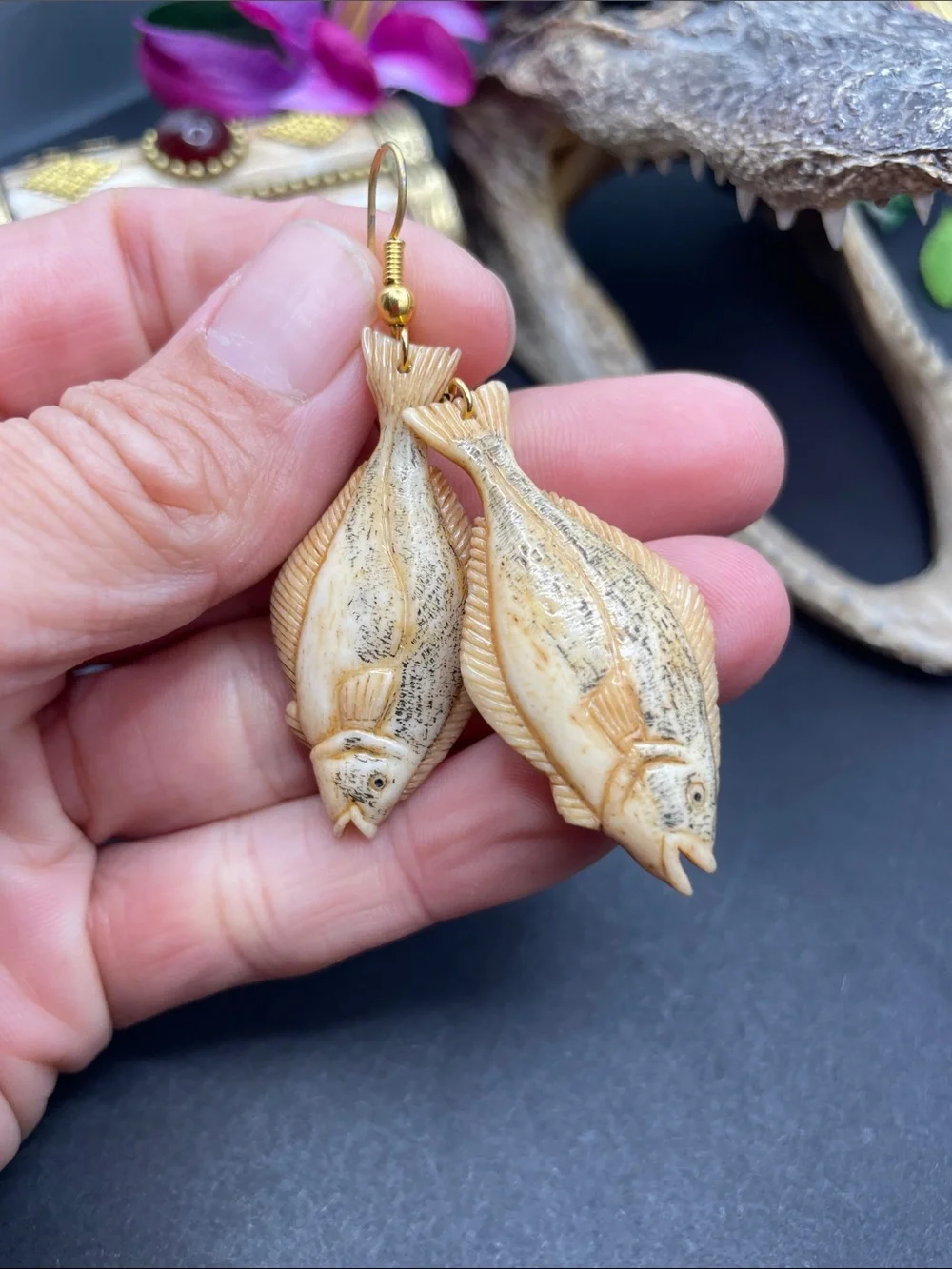 Ox bone bass earrings vintage - Picture 5 of 5